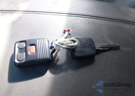 2001 Lincoln Navigator z USA, uszkodzony, nr VIN 5LMFU28A91LJ04177